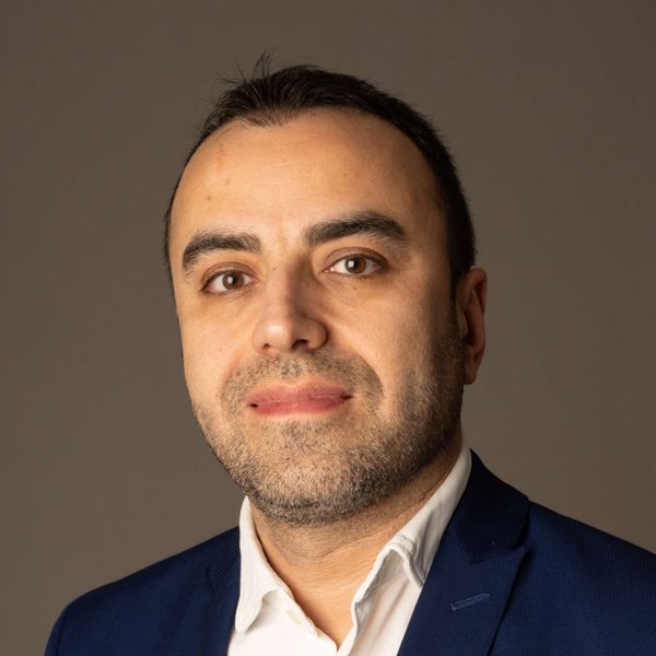 Photo of Arash Ajoudani